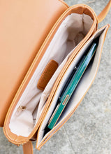 Load image into Gallery viewer, Reese Straw Crossbody CAMEL