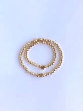 Load image into Gallery viewer, Tiny Heart adult bracelet gold