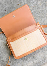 Load image into Gallery viewer, Reese Straw Crossbody CAMEL
