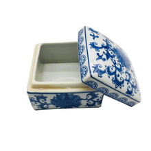 Load image into Gallery viewer, Blue &amp; White Chinoiserie Square Ceramic Box - Lotus
