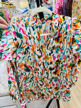 Load image into Gallery viewer, Gemma Abstract Ladies top
