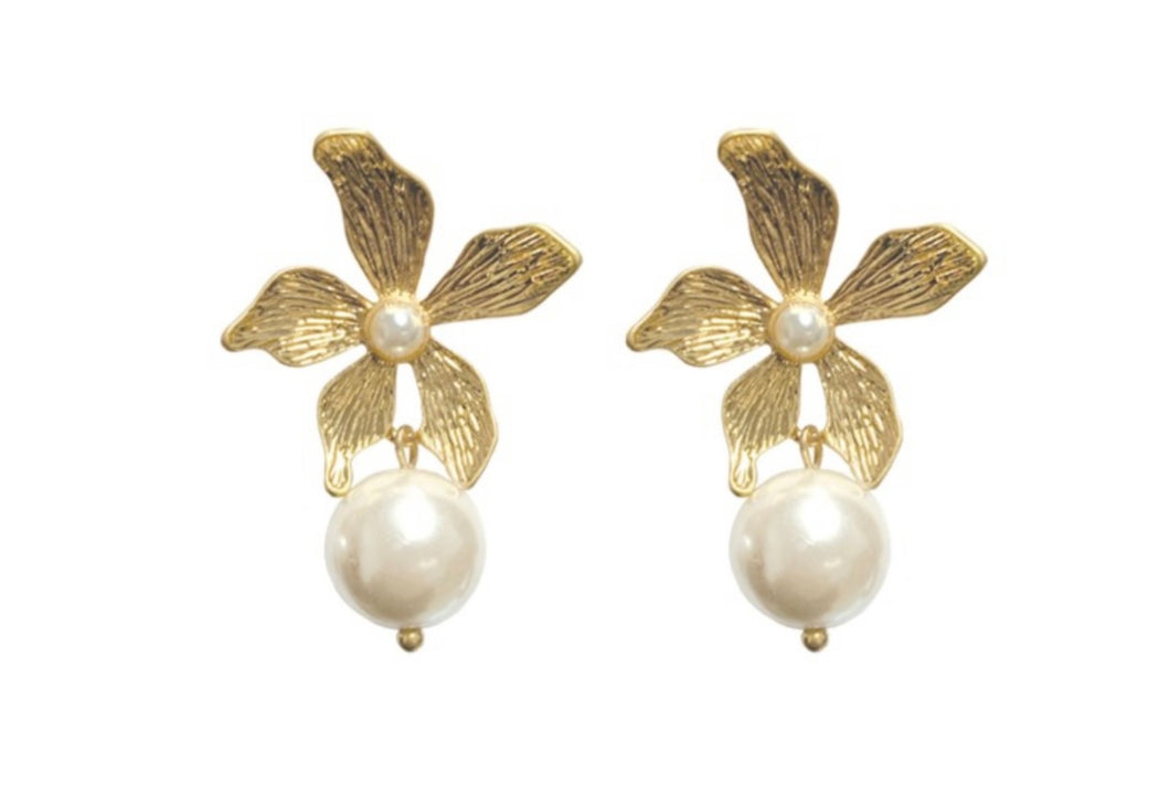 Isabelle pearl earrings