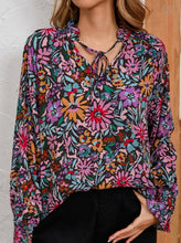 Load image into Gallery viewer, Lorelai Floral Top
