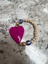 Load image into Gallery viewer, Handmade Heart bracelet
