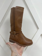 Load image into Gallery viewer, Girls brown ridding boots by luck top
