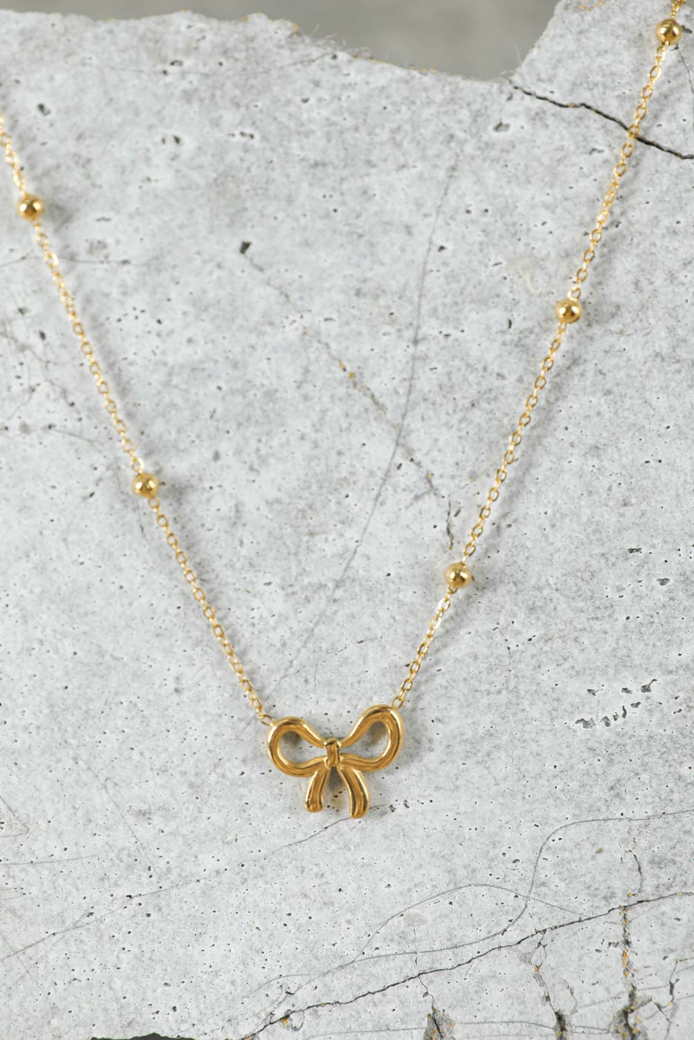 LDC Bowknot Pendant Choker Necklace: Gold