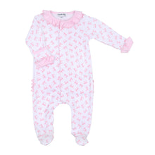 Load image into Gallery viewer, Baby Bows Printed Ruffle Footie: Pink
