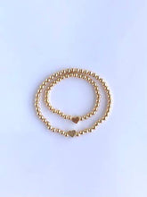 Load image into Gallery viewer, Tiny Heart adult bracelet gold
