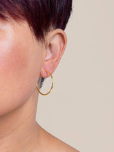 Load image into Gallery viewer, Small Metal Slim Hoop Earring: GLD
