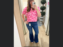 Load image into Gallery viewer, Judy Blue fit and flare jeans
