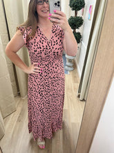 Load image into Gallery viewer, Ava Black and Pink Ladies Lep Flutter Sleeve Dress
