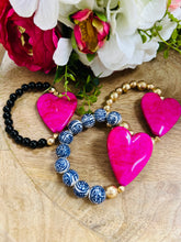 Load image into Gallery viewer, Handmade Heart bracelet
