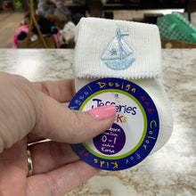 Load image into Gallery viewer, Newborn Boy Jefferies embroidered 2409
